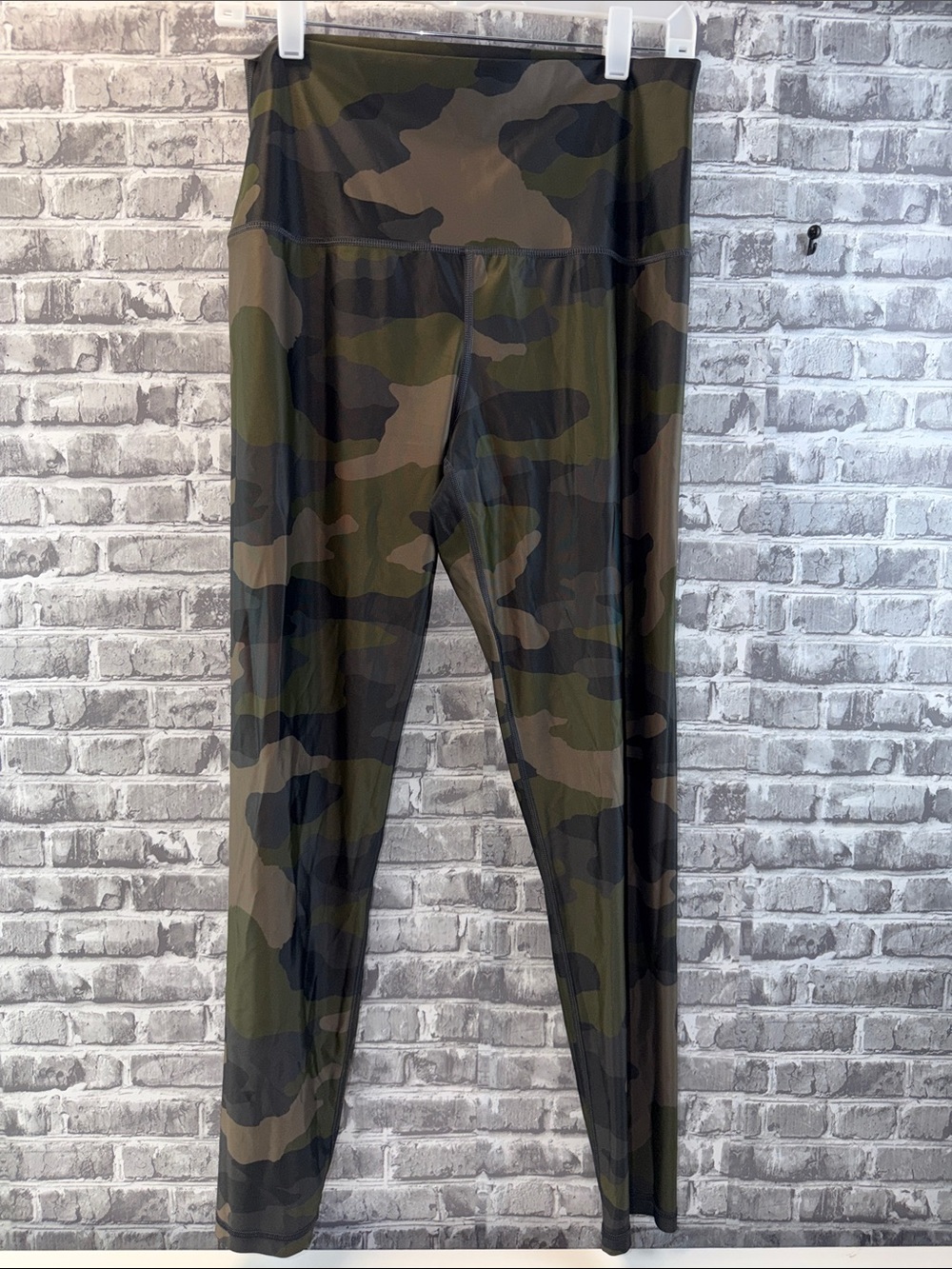 Offline by aerie Olive & Tan Camo High-Rise Leggings